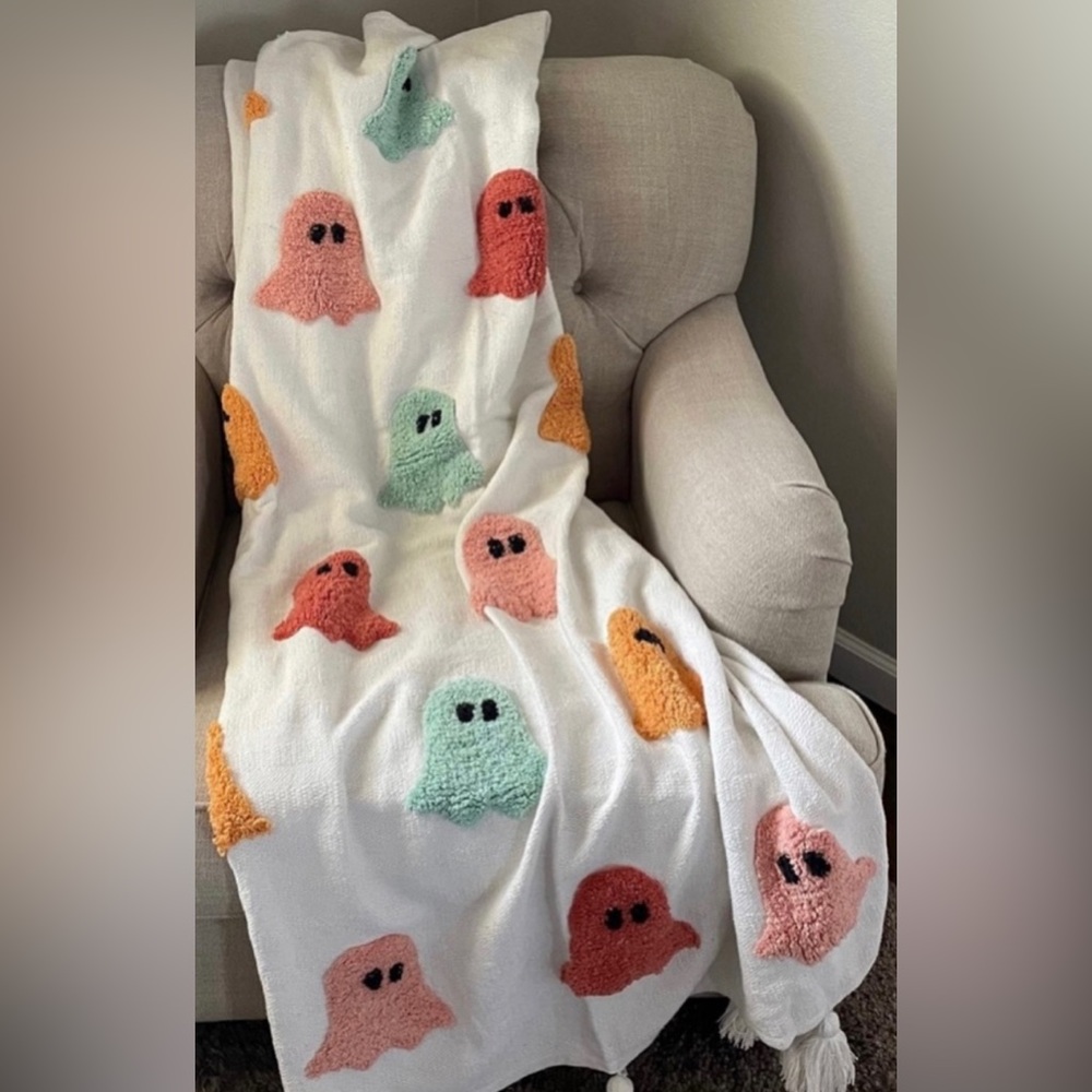 Rachel Zoe colored ghost throw blanket With tassels- viral on Tik Tok